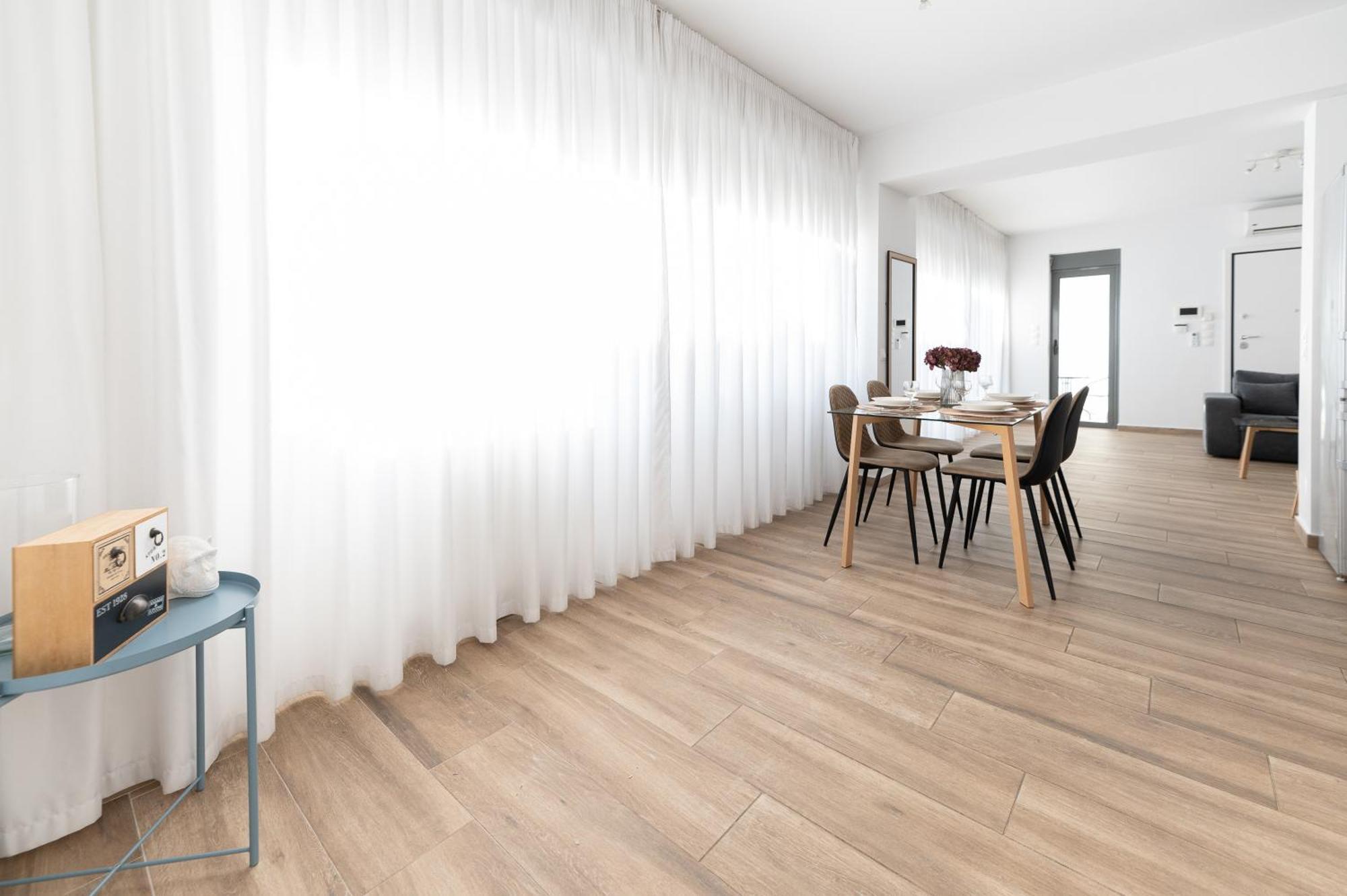 Stylish Spacious Apartment In Palaio Faliro Athènes Extérieur photo
