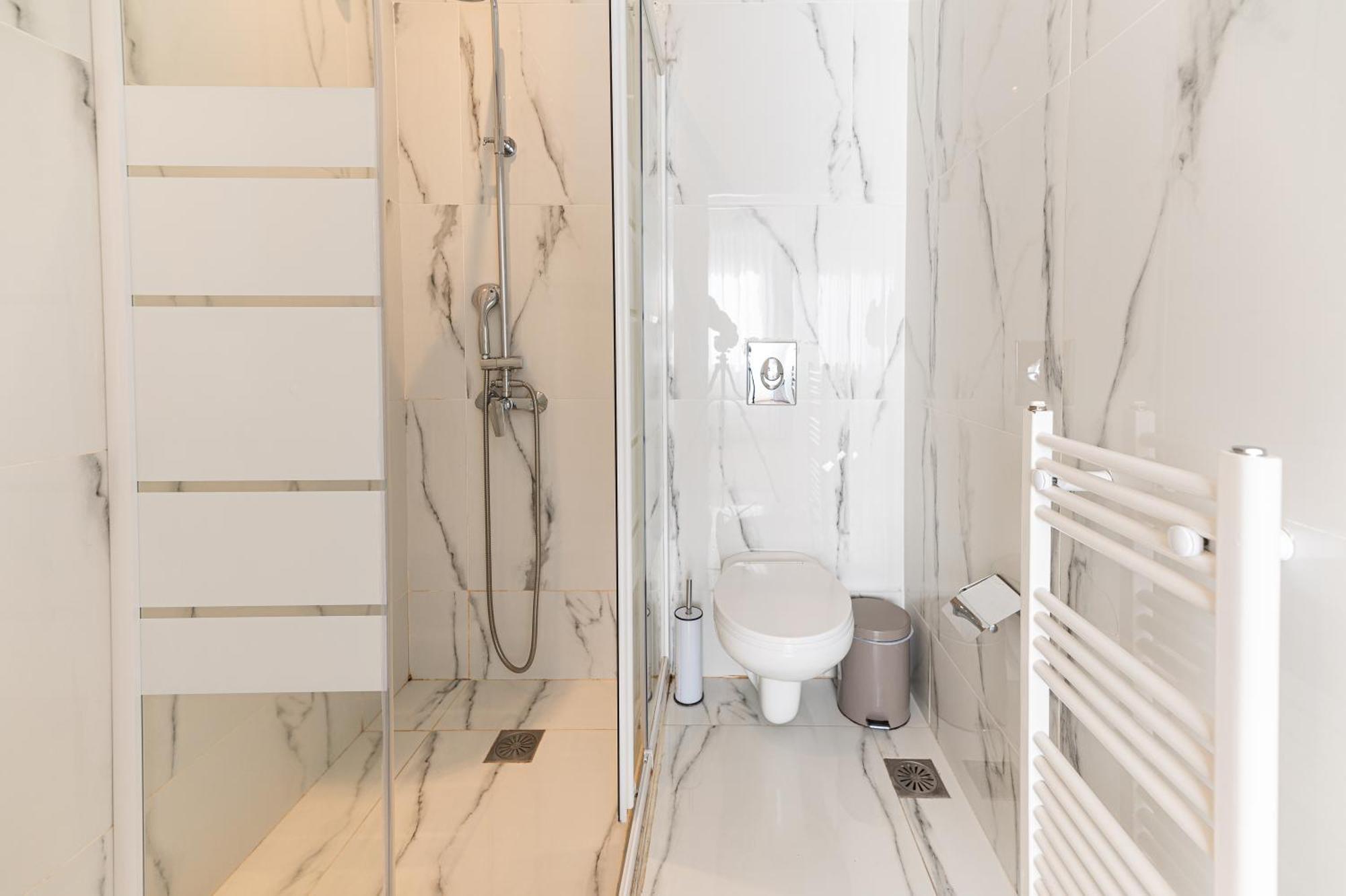 Stylish Spacious Apartment In Palaio Faliro Athènes Extérieur photo
