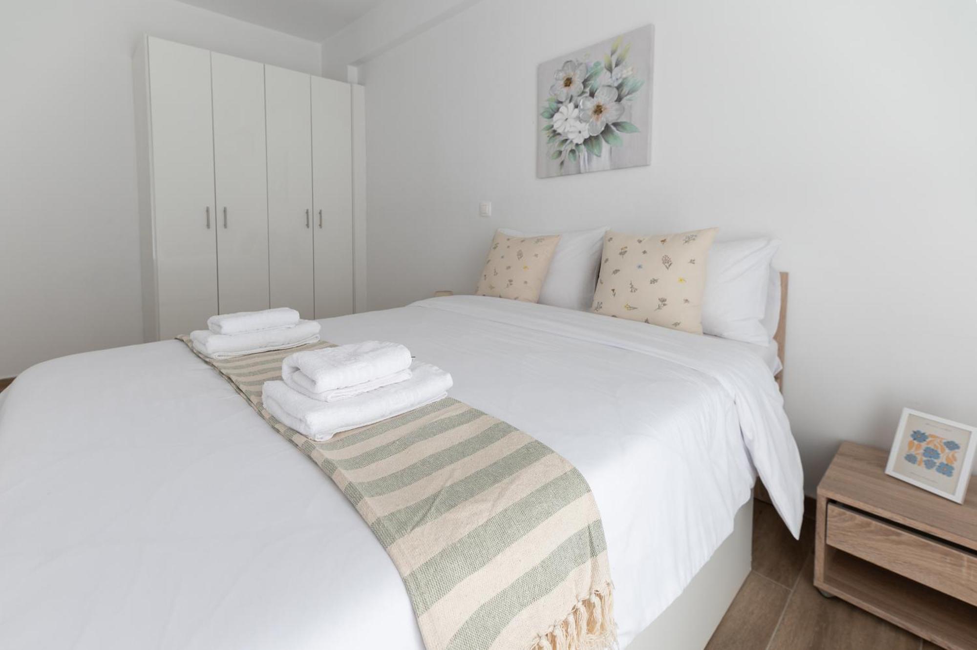 Stylish Spacious Apartment In Palaio Faliro Athènes Extérieur photo